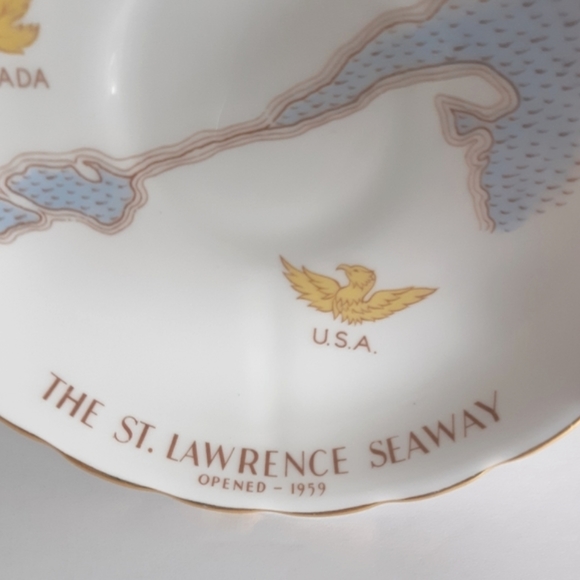 1959 H.M. Queen Elizabeth II saucer - Picture 6 of 11
